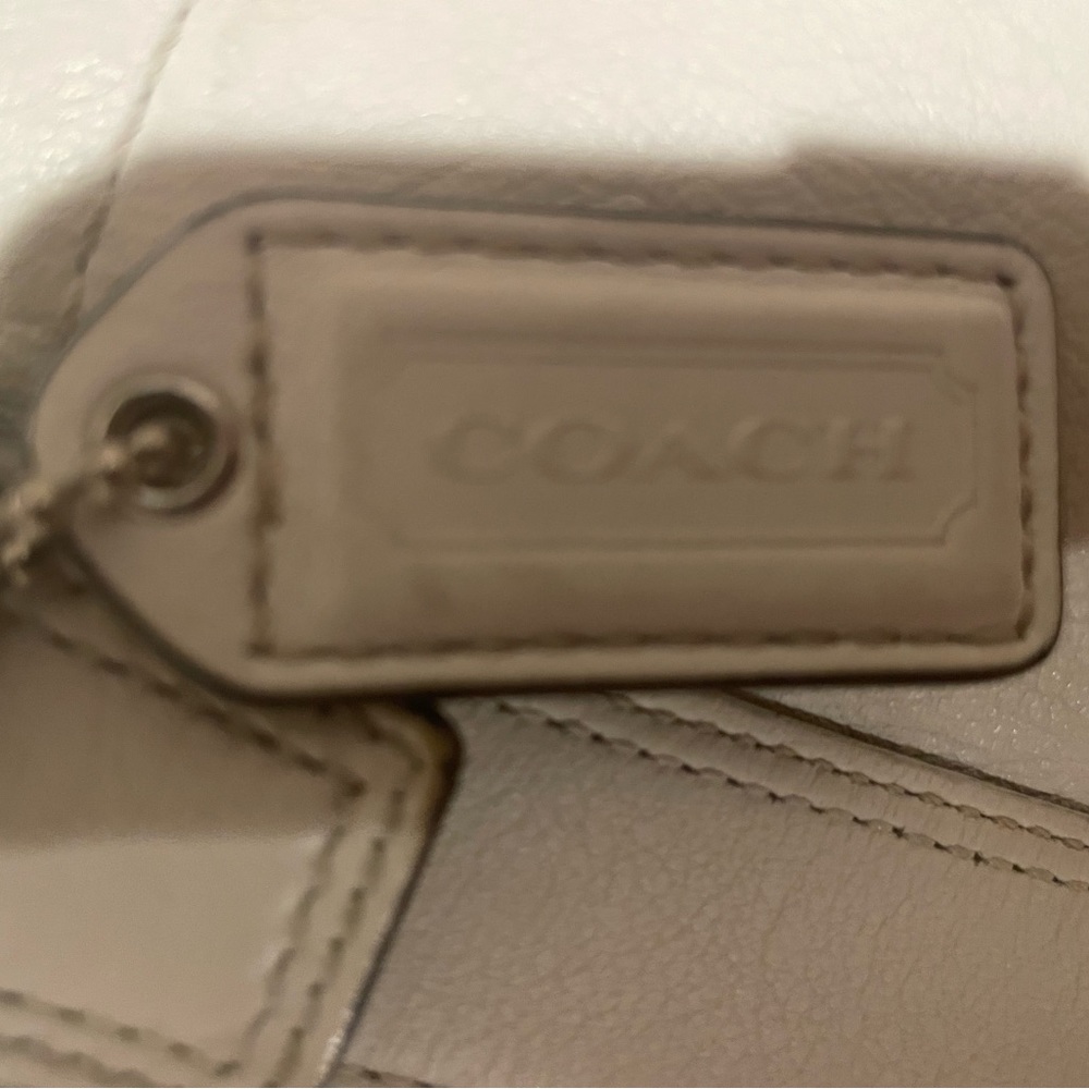NOT4SALE‼️  COACH winter white genuine leather shoulder bag